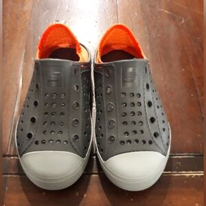 Toddler skechers size 9